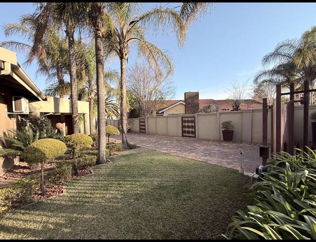 5 BEDROOM HOUSE FOR SALE IN HUTTENHEIGHTS